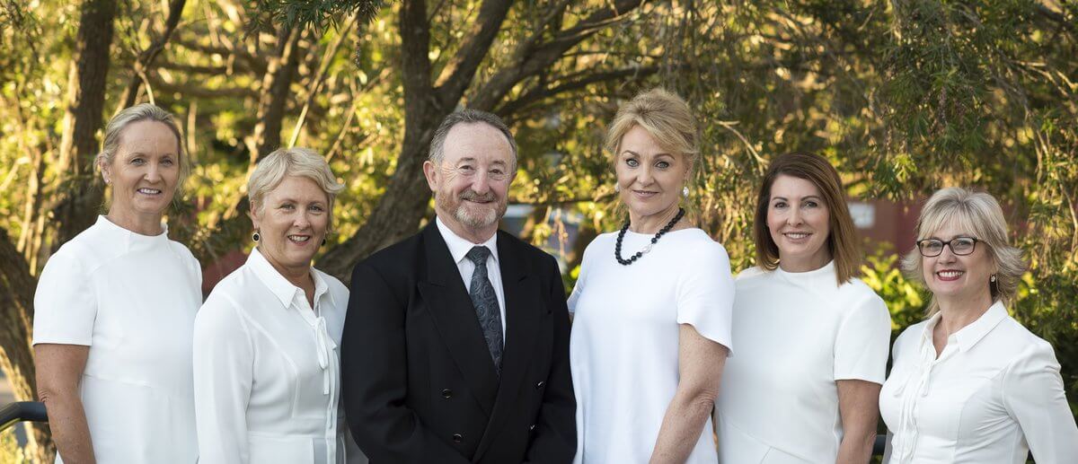 Dr. John Newton - Cosmetic Plastic Surgeon