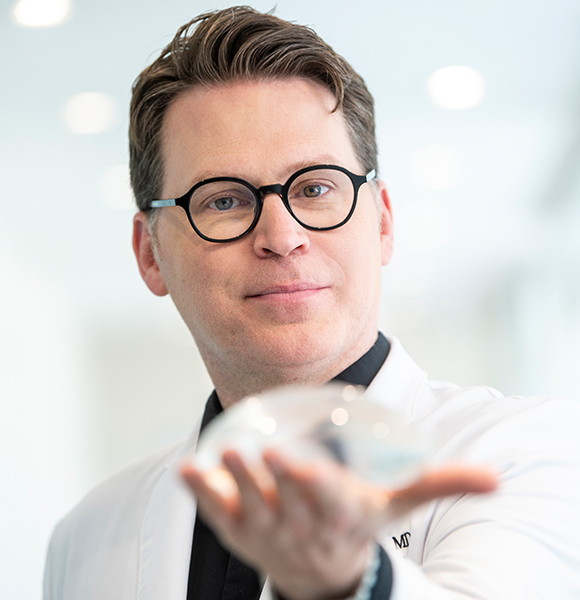 Dr. Benoit LeBlanc